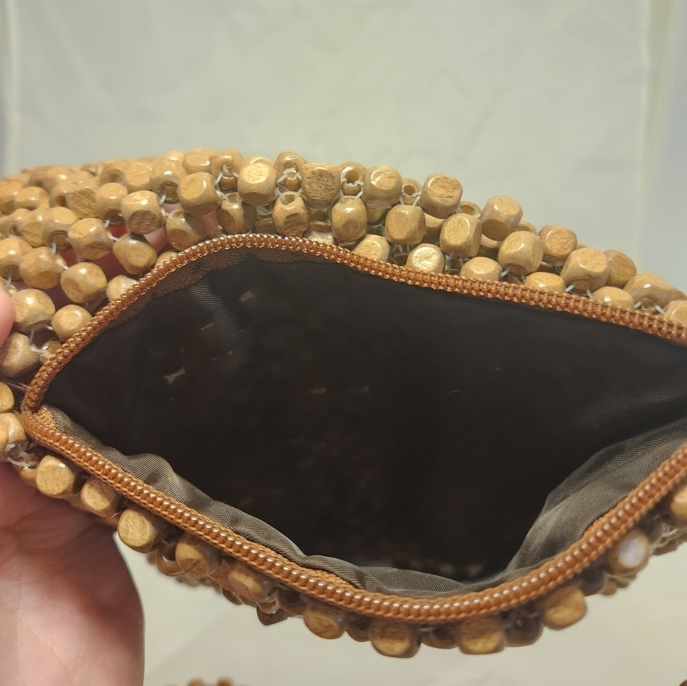 8" Tan Wood Beaded Hand Bag Purse 60" Long Strap - Picture 4 of 9